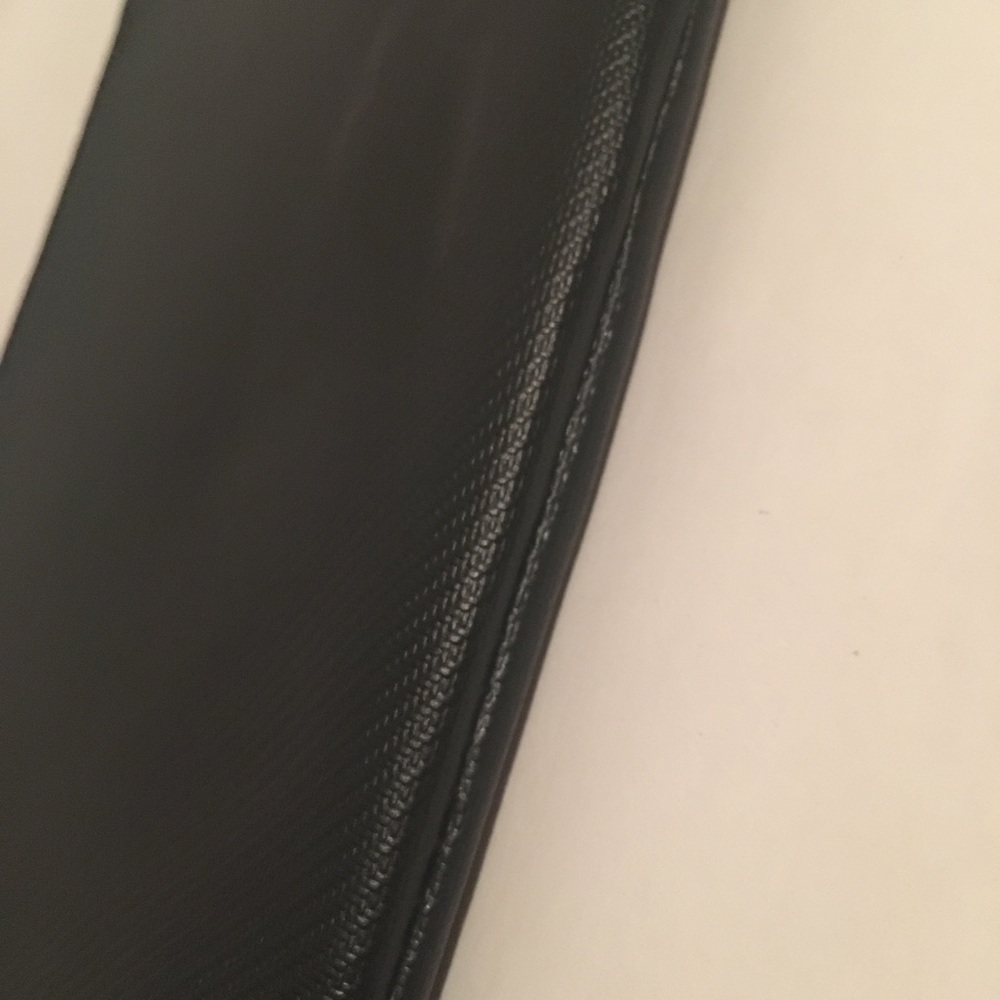 Ipsy October 2021 Glam Bag make-up zipper bag - Picture 3 of 6